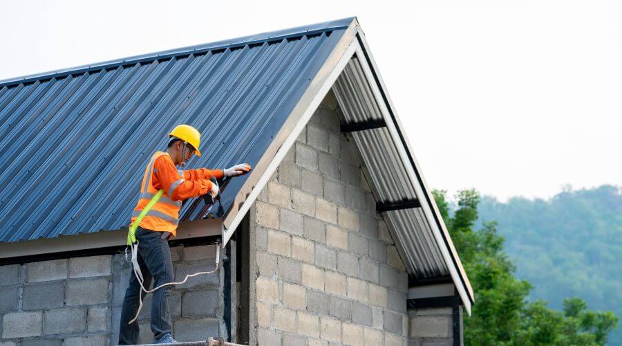 Expert top industrial roofings services in Sorento, IL
